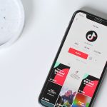 Слияние вместо продажи: Perplexity AI хочет спасти TikTok в США